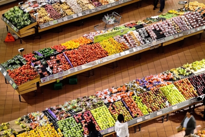 overhead view of a supermarket produce aisle