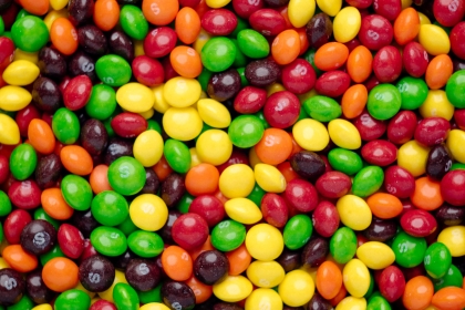 Skittles, artificial food coloring, synthetic dyes