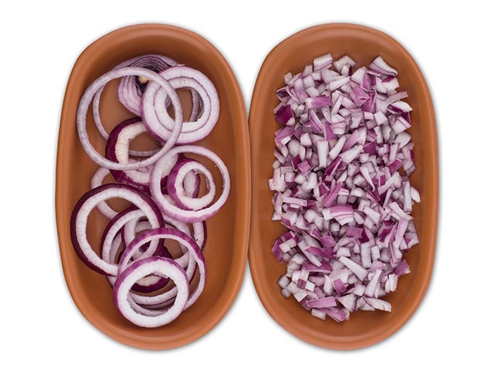 bowl of sliced onions and bowl of minced onions