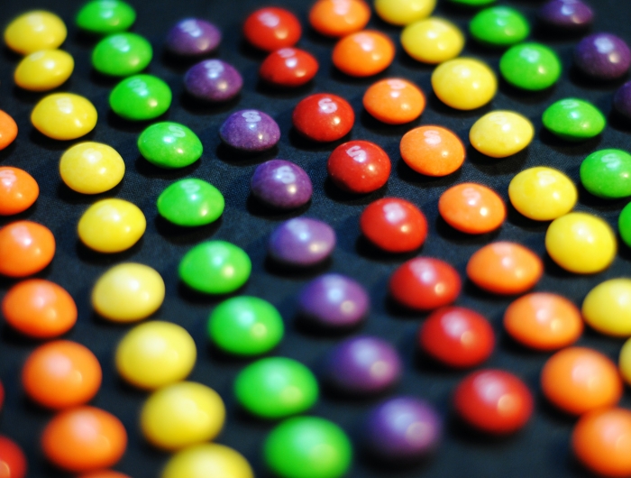 Skittles, synthetic food dyes, artificial coloring