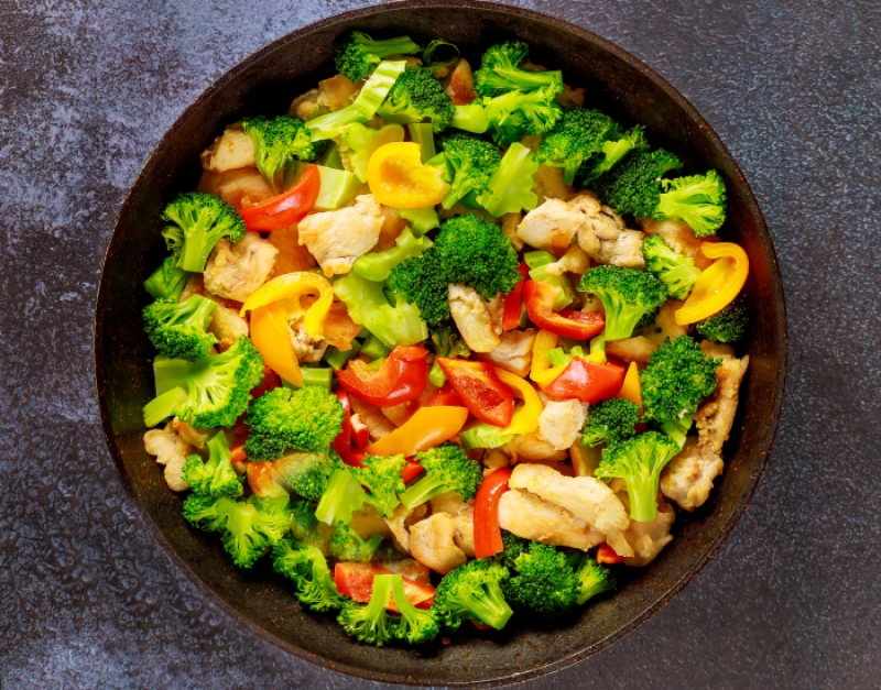 stir fry chicken broccoli and peppers